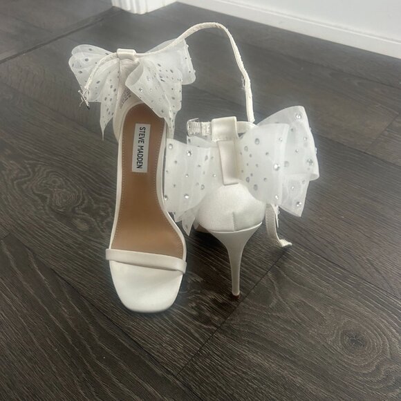 Steve Madden White Bow Heels- Brand New - Picture 3 of 5